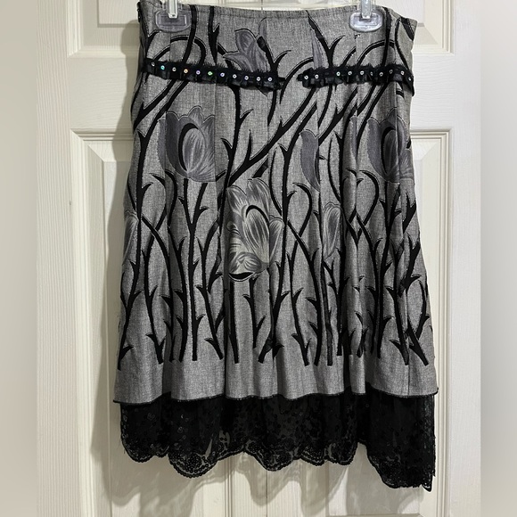 Chinese brand Silver Grey/Black Midi panelled skirt in Size 8 - Picture 1 of 2